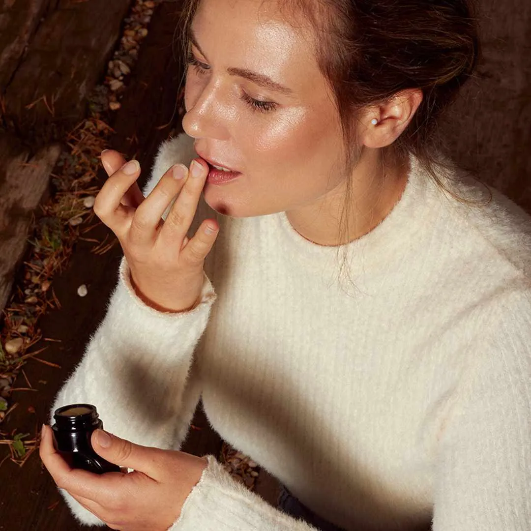 Bálsamo labial natural y nutritivo con caléndula orgánica - Image 3